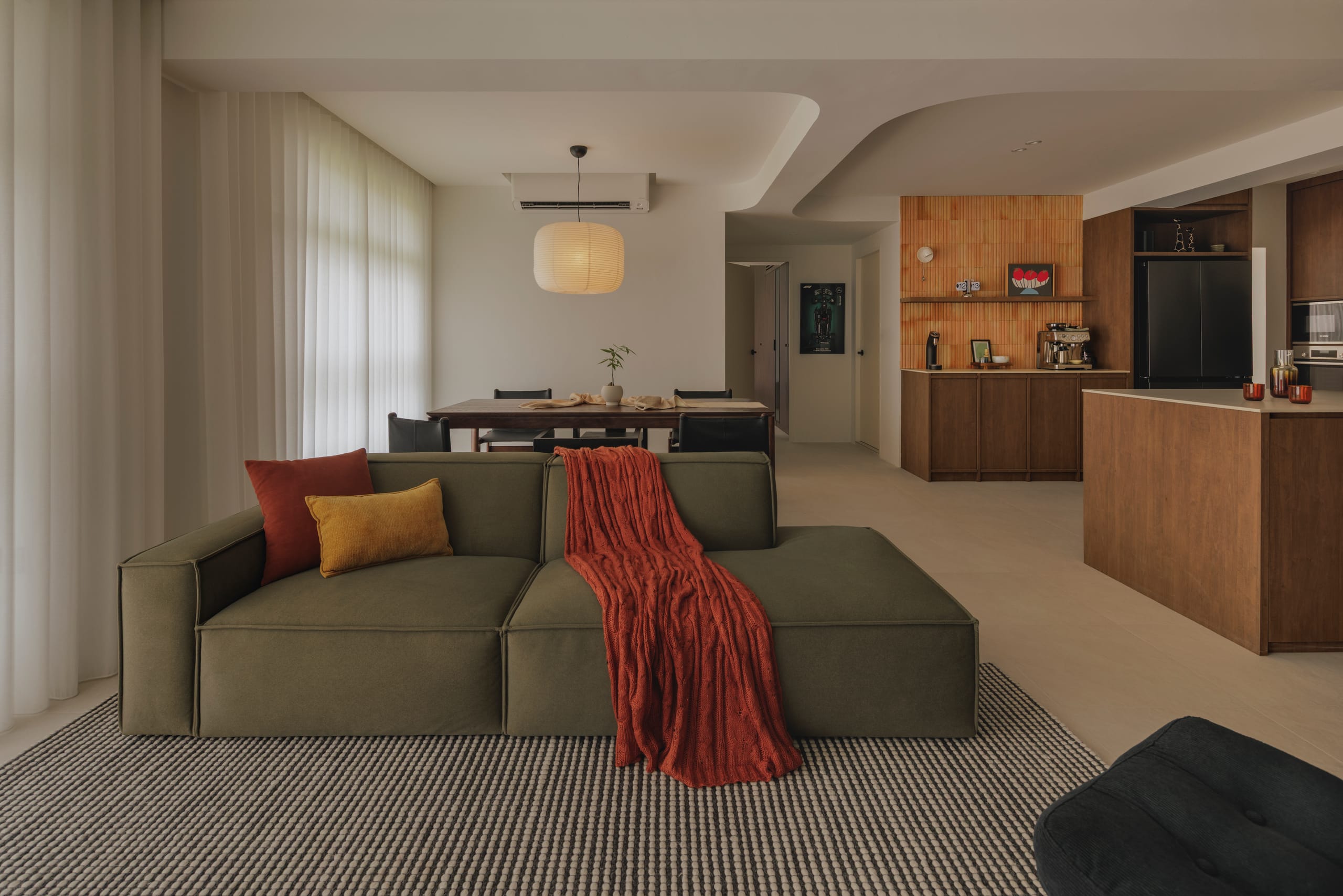 An earthy contemporary home with sculptural furnishings and warm, tactile finishes